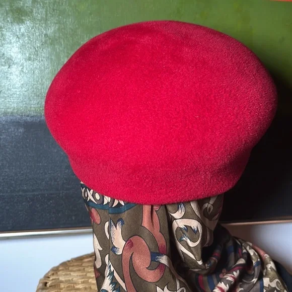 Vintage red felt hat - Picture 5 of 6